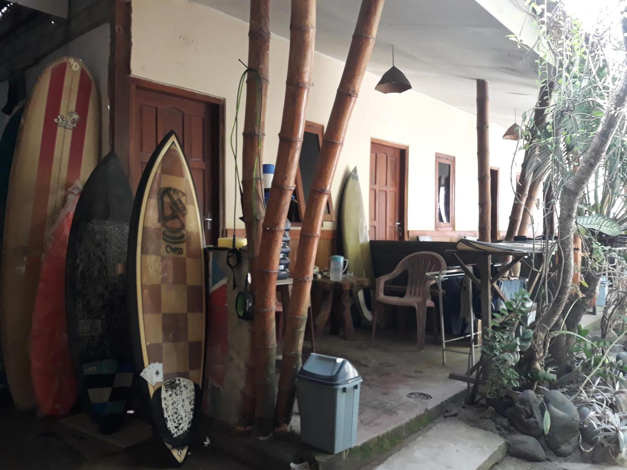 Big Daddy'S Surfcamp Apartment Pasanggaran Exterior foto